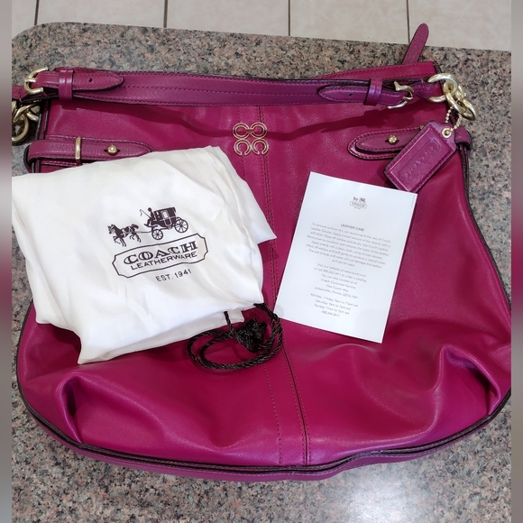 NWT  Coach Colette bag fuchsia color natural leather with Brass metal - Picture 8 of 17